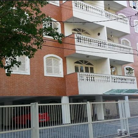 Apartamento Otima Localizacao グァルジャー エクステリア 写真